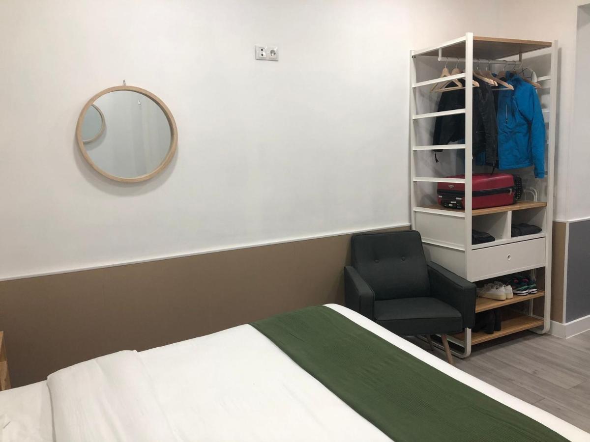 Hola Rooms Madrid Bagian luar foto