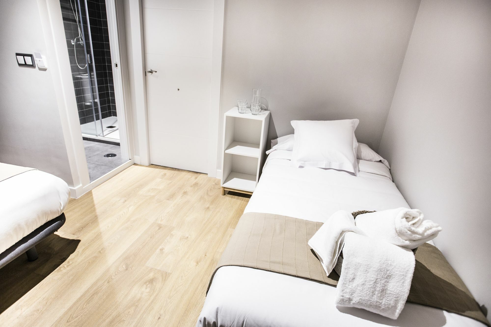 Hola Rooms Madrid Bagian luar foto